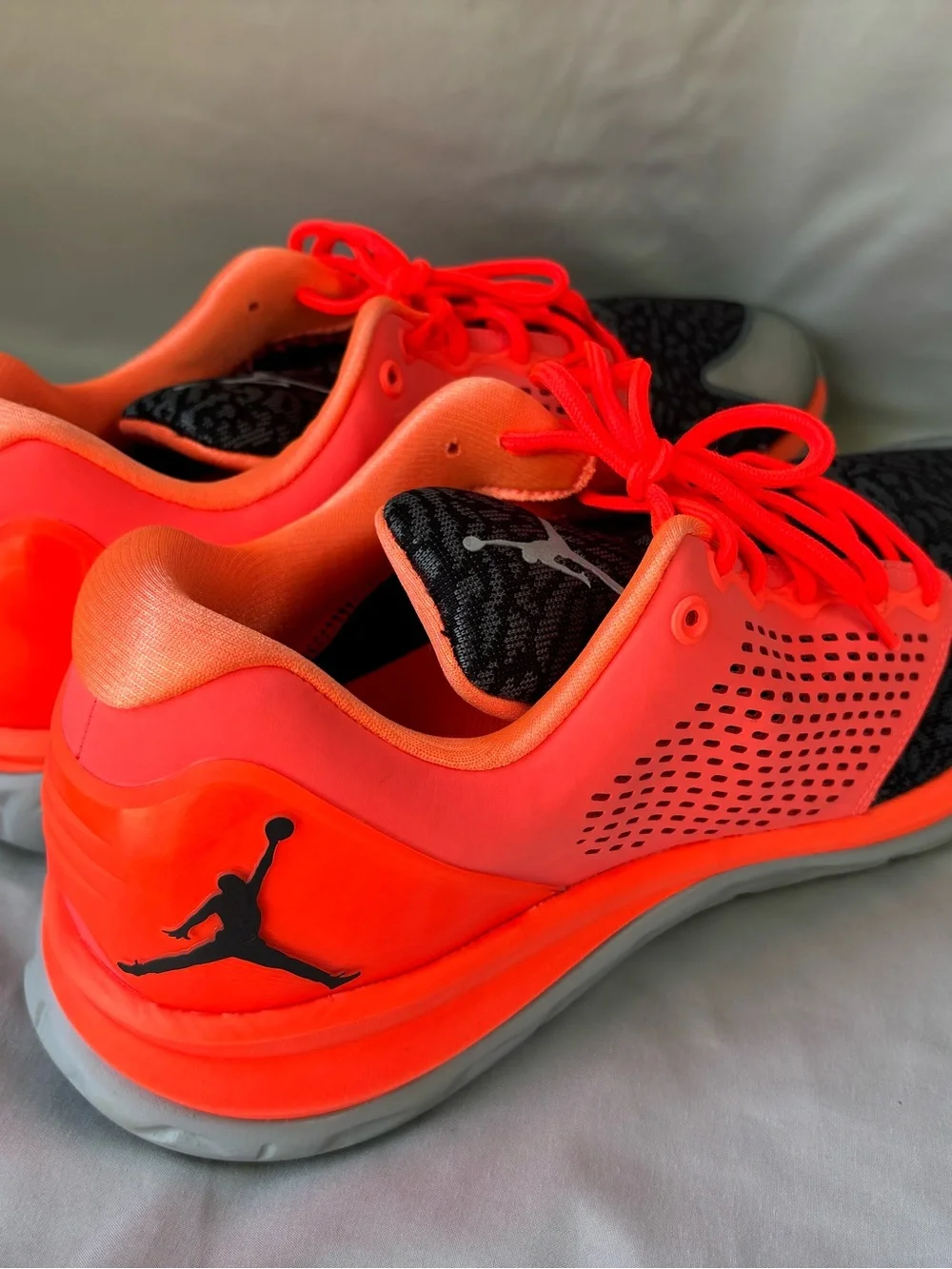 Jordan Men’s Bright Neon Orange Athletic Shoes Size 15